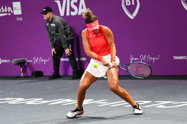 Transylvania Open 2025 - WTA, Tennis Damen 250 Tournament - Day 1 Mayar Sherif of the Republic of Egypt competes against Viktoriya Tomova of Bulgaria during the round of 32 of the Transylvania Open 2025, a WTA250 Tournament, at BT Arena in Cluj-Napoca, Romania, on February 3, 2025 Cluj-Napoca Romania  Copyright: xFlaviuxBuboix originalFilename:buboi-notitle250203_npUNF.jpg