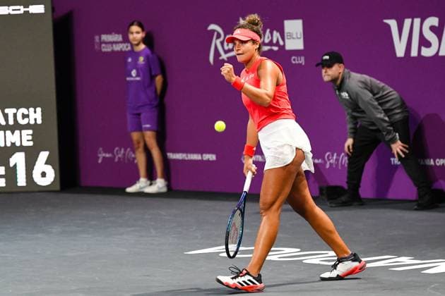 Transylvania Open 2025 - WTA, Tennis Damen 250 Tournament - Day 1 Mayar Sherif of the Republic of Egypt competes against Viktoriya Tomova of Bulgaria during the round of 32 of the Transylvania Open 2025, a WTA250 Tournament, at BT Arena in Cluj-Napoca, Romania, on February 3, 2025 Cluj-Napoca Romania  Copyright: xFlaviuxBuboix originalFilename:buboi-notitle250203_npYxx.jpg