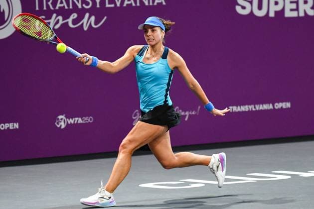 Transylvania Open 2025 - WTA, Tennis Damen 250 Tournament - Day 1 Viktoriya Tomova competes during the round of 32 of the Transylvania Open 2025, a WTA250 Tournament, at BT Arena in Cluj-Napoca, Romania, on February 3, 2025 Cluj-Napoca Romania  Copyright: xFlaviuxBuboix originalFilename:buboi-notitle250203_npkYJ.jpg