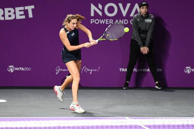 Transylvania Open 2025 - WTA, Tennis Damen 250 Tournament - Day 1 Lucia Bronzetti competes during the round of 32 of the Transylvania Open 2025, a WTA250 Tournament, at BT Arena in Cluj-Napoca, Romania, on February 3, 2025 Cluj-Napoca Romania  Copyright: xFlaviuxBuboix originalFilename:buboi-notitle250203_npK18.jpg