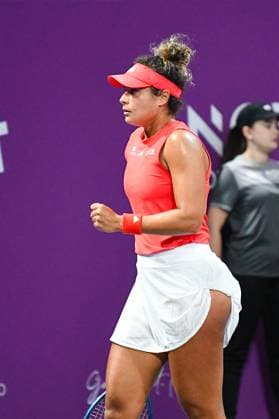 Transylvania Open 2025 - WTA, Tennis Damen 250 Tournament - Day 1 Mayar Sherif of the Republic of Egypt competes against Viktoriya Tomova of Bulgaria during the round of 32 of the Transylvania Open 2025, a WTA250 Tournament, at BT Arena in Cluj-Napoca, Romania, on February 3, 2025 Cluj-Napoca Romania  Copyright: xFlaviuxBuboix originalFilename:buboi-notitle250203_npZYV.jpg