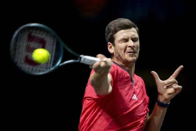 ROTTERDAM - Hubert Hurkacz (POL) in action against Flavio Cobolli (ITA) on the first day of the ABN AMRO Open tennis tournament in Ahoy. ANP SANDER KING ABN AMRO Open - Day One 2025 xVIxANPxSportx xxANPxIVx 519064867 originalFilename: 519064867.jpg