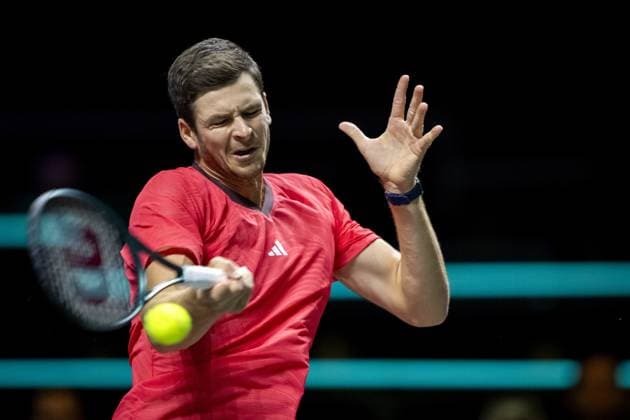 ROTTERDAM - Hubert Hurkacz (POL) in action against Flavio Cobolli (ITA) on the first day of the ABN AMRO Open tennis tournament in Ahoy. ANP SANDER KING ABN AMRO Open - Day One 2025 xVIxANPxSportx xxANPxIVx 519064869 originalFilename: 519064869.jpg