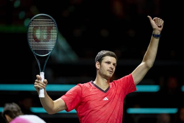 ROTTERDAM - Hubert Hurkacz (POL) in action against Flavio Cobolli (ITA) on the first day of the ABN AMRO Open tennis tournament in Ahoy. ANP SANDER KING ABN AMRO Open - Day One 2025 xVIxANPxSportx xxANPxIVx 519064878 originalFilename: 519064878.jpg