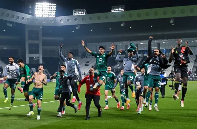 Sport Bilder des Tages AFC CHAMPIONS LEAGUE ELITE, AL SADD SC (QTR) v AL AHLI SAUDI FC (KSA) Players of Al-Ahli SFC celebrate at the end of the AFC Champions League elite west football match between Qatar s Al Sadd SC and Saudi Arabia s Al Ahli SFC at Jassim Bin Hamad Stadium in Doha, Qatar, on February 03, 2024. Copyright: xNAUSHADx
