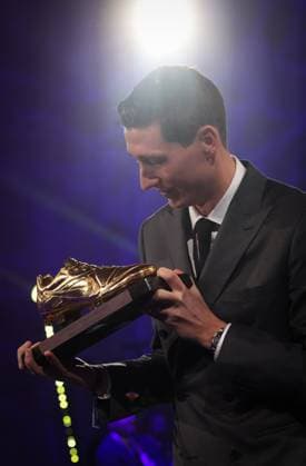 Club s Hans Vanaken celebrates after winning the Golden Shoe at the 71st edition of the Golden Shoe award ceremony, in Middelkerke, Tuesday 04 February 2025. The Golden Shoe (Gouden Schoen Soulier d Or) is an award for the best soccer player of the Belgian Jupiler Pro League championship during the calendar year 2024. VIRGINIExLEFOUR x111768406x