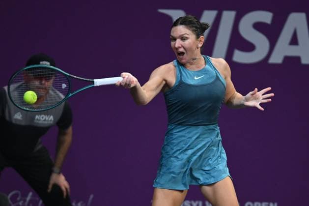 Simona Halep - Lucia Bronzetti, Transylvania Open 2025 Simona Halep of Romania competes against Lucia Bronzetti of Italy during the WTA, Tennis Damen Tour Transylvania Open singles match in Cluj Napoca, Romania, on February 4, 2025. Cluj-Napoca Romania  Copyright: xAlexxNicodimx originalFilename:nicodim-clujnapo250204_np1Le.jpg