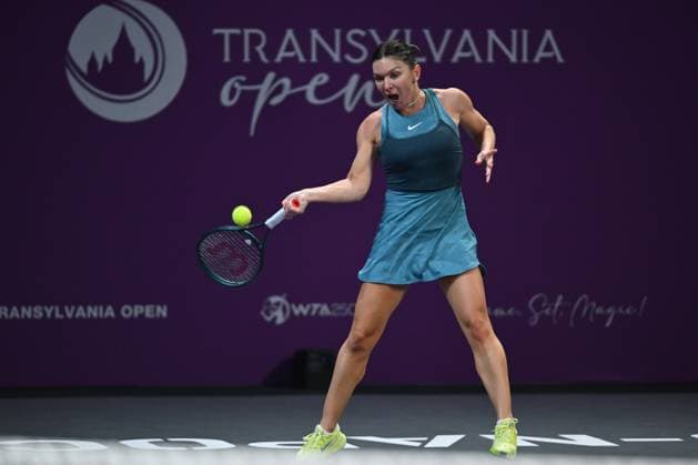 Simona Halep - Lucia Bronzetti, Transylvania Open 2025 Simona Halep of Romania competes against Lucia Bronzetti of Italy during the WTA, Tennis Damen Tour Transylvania Open singles match in Cluj Napoca, Romania, on February 4, 2025. Cluj-Napoca Romania  Copyright: xAlexxNicodimx originalFilename:nicodim-clujnapo250204_npMww.jpg