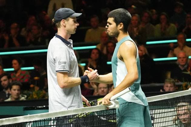 ABN AMRO OPEN 2025 - Rotterdam Carlos Alcaraz of Espagne and Botic of van de Zandschulp Pays-Bas during the ABN AMRO Open 2025, ATP, Tennis Herren 500 Tennis 16 eme Finale event on 4 January 2025 in Rotterdam, Netherlands - Photo Laurent Lairys ABACAPRESS.COM Rotterdam Netherlands  Copyright: xLairysxLaurent ABACAx