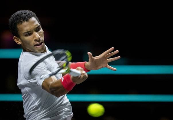 ROTTERDAM - Felix Auger-Aliassime (CAN) in action against Andrea Vavassori (ITA) on the third day of the ABN AMRO Open tennis tournament in Ahoy. ANP SANDER KING ABN AMRO Open - Day Three 2025 xVIxANPxSportx xxANPxIVx 519185867 originalFilename: 519185867.jpg