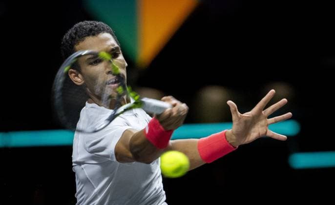 ROTTERDAM - Felix Auger-Aliassime (CAN) in action against Andrea Vavassori (ITA) on the third day of the ABN AMRO Open tennis tournament in Ahoy. ANP SANDER KING ABN AMRO Open - Day Three 2025 xVIxANPxSportx xxANPxIVx 519185873 originalFilename: 519185873.jpg