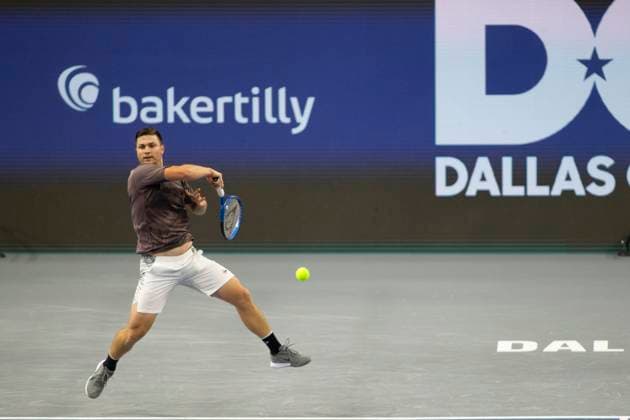 February 5, 2025, Frisco, Texas, USA: MIOMIR KECMANOVIC (SRB) returns with a backhand in a singles match against DENIS SHAPOVALOV (CAN) during day five of the 2025 Dallas Open at the Star in Frisco, TX. DENIS SHAPOVALOV (CAN) defeated MIOMIR KECMANOVIC (SRB), 6:3, 6:7, 6:3. Frisco USA - ZUMAh193 20250205_zsp_h193_096 Copyright: xDanielxMcGregor-Huyerx
