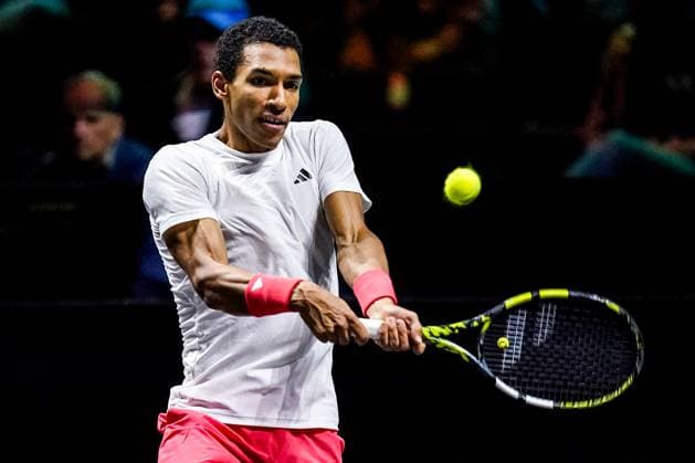 ROTTERDAM, NETHERLANDS - FEBRUARY 5: Felix Auger-Aliassime of Canada plays a backhand in his Men s Singles First Round match against Andrea Vavassori of Italy during day three of the ABN AMRO Open at the Rotterdam Ahoy on February 5, 2025 in Rotterdam, Netherlands. (Photo by Rene Nijhuis) SPO  Copyright: xRenexNijhuis