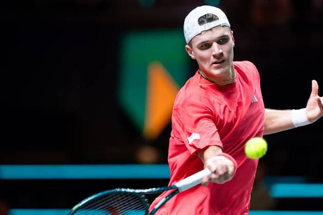 2025-02-06 ABN AMRO Open Day Four ROTTERDAM, NETHERLANDS - FEBRUARY 6: Jakub Mensik of Czech Republic in action during Day Four of the ABN AMRO Open at Rotterdam Ahoy on February 6, 2025 in Rotterdam, Netherlands. (Photo by Joris Verwijst BSR Agency) Rotterdam Netherlands Content not available for redistribution in The Netherlands directly or indirectly through any third parties. Copyright: xBSRxAgencyx