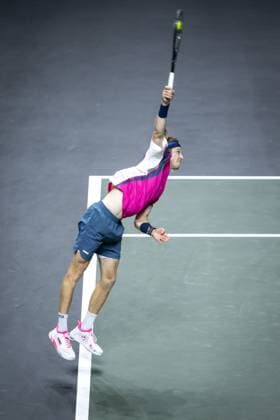 ROTTERDAM - Andrey Rublev (RUS) in action against Fabian Marozsan (HUN) on the fourth day of the ABN AMRO Open tennis tournament in Ahoy. ANP SANDER KING ABN AMRO Open - Day Four 2025 xVIxANPxSportx xxANPxIVx 519259274 originalFilename: 519259274.jpg