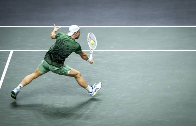 ROTTERDAM - Tallon Griekspoor(NED) in action against Stefanos Tsitsipas (GRE) on the fourth day of the ABN AMRO Open tennis tournament in Ahoy. ANP SANDER KONING ABN AMRO Open - Day Four 2025 xVIxANPxSportx xxANPxIVx 519265745 originalFilename: 519265745.jpg