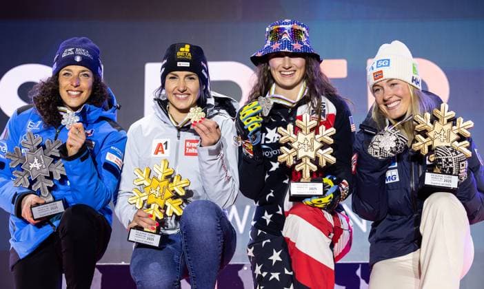 Bilder des Jahres 2025, Sport 02 Februar Sport Themen der Woche KW06 Sport Bilder des Tages ALPINE SKIING - FIS Ski WC Saalbach 2025 SAALBACH,AUSTRIA,06.FEB.25 - ALPINE SKIING - FIS Alpine World Ski Championships Saalbach 2025, Super G, ladies, medal plaza, award ceremony. Image shows Federica Brignone (ITA), Stephanie Venier (AUT), Lauren Macuga (USA) and Kajsa Vickhoff Lie (NOR). Keywords: medal and trophy.  GEPAxpictures xHaraldxSteiner