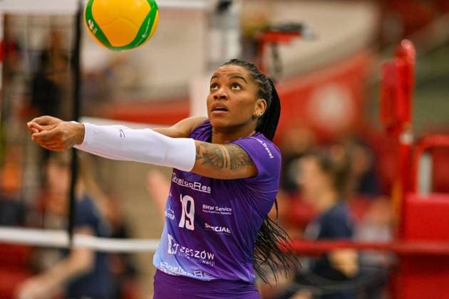 CEV CL Allianz MTV Stuttgart KS DevelopRes Rzeszów 06 02 2025 CEV, ChampionsLeague,, Volleyball, Women, Season 2024 25, Allianz MTV Stuttgart in blue , against KS DevelopRes Rzeszów Poland, in white purple , Elizabeth Vicet Campos Copyright: xBEAUTIFULxSPORTS TomxBlochx