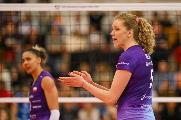 CEV CL Allianz MTV Stuttgart KS DevelopRes Rzeszów 06 02 2025 CEV, ChampionsLeague,, Volleyball, Women, Season 2024 25, Allianz MTV Stuttgart in blue , against KS DevelopRes Rzeszów Poland, in white purple , Sabrina De Jesus Machado, left, Agnieszka Korneluk right, Copyright: xBEAUTIFULxSPORTS TomxBlochx