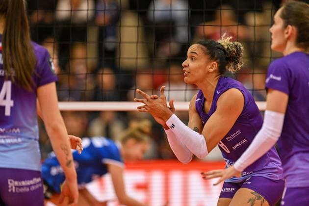 CEV CL Allianz MTV Stuttgart KS DevelopRes Rzeszów 06 02 2025 CEV, ChampionsLeague,, Volleyball, Women, Season 2024 25, Allianz MTV Stuttgart in blue , against KS DevelopRes Rzeszów Poland, in white purple , Sabrina De Jesus Machado, Copyright: xBEAUTIFULxSPORTS TomxBlochx