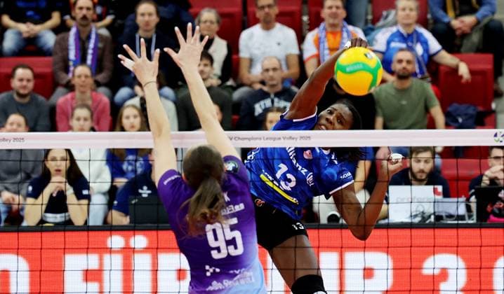 Stuttgart , Volleyball Chamoions League PlayOff Hinspiel Frauen, Allianz MTV Stuttgart vs KS DevelopRes Rzeszow , Krystal Rivers ( Stgt )