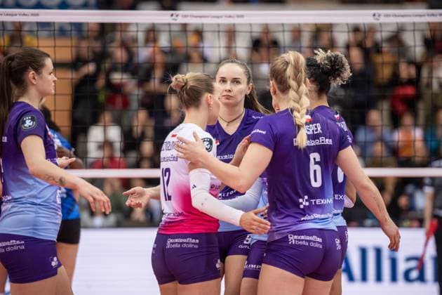 Critical looks at the Polish team GER, Allianz MTV Stuttgart vs KS DevelopRes Rzeszow, Volleyball, CEV Volleyball Champions League, Volleyball CL, VCL, Final round, Round of 16, 2024 2025 season, 06 02 2025 GER, Allianz MTV Stuttgart vs KS DevelopRes Rzeszow, Volleyball, CEV Volleyball Champions League, Volleyball CL, VCL, Final round, Round of 16, 2024 2025 season, 06 02 2025 Stuttgart Copyright: xSandyxDinkelackerx EP_SDR