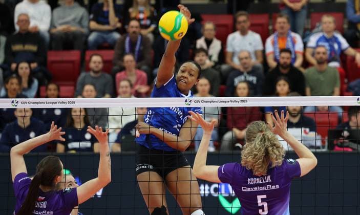 Stuttgart , Volleyball Chamoions League PlayOff first leg women, Allianz MTV Stuttgart vs KS DevelopRes Rzeszow , Breland Morrissette Stgt
