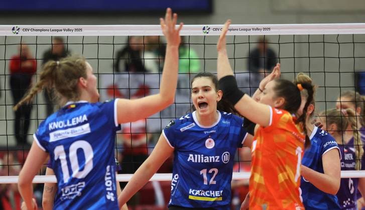 Stuttgart , Volleyball Chamoions League PlayOff first leg women, Allianz MTV Stuttgart vs KS DevelopRes Rzeszow , cheers Stuttgart , center Lucia Varela Gomez