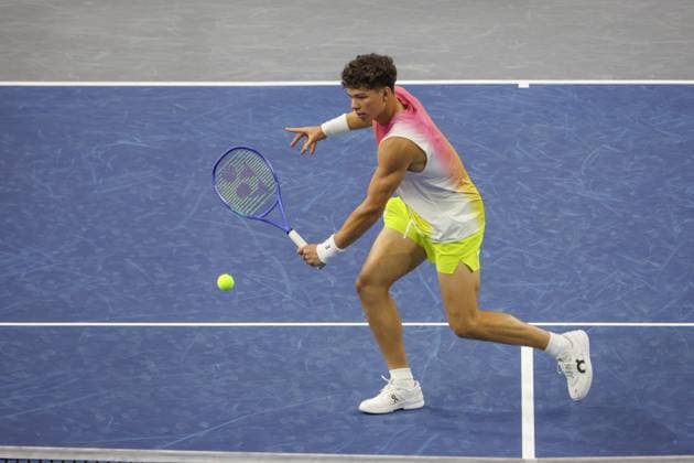 FRISCO, TX - FEBRUARY 06: Ben Shelton (USA) hits a backhand during the second round of the Dallas Open on February 2, 2025, at Ford Center at The Star in Frisco, TX. (Photo by George Walker Icon Sportswire) TENNIS: FEB 06 Dallas Open EDITORIAL USE ONLY Icon250206035