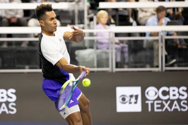 February 6, 2025, Frisco, Texas, USA: MICHAEL MMOH (USA) returns with forehand in a singles match against CASPER RUUD (NOR) during day six of the 2025 Dallas Open at the Star in Frisco, TX. CASPER RUUD (NOR) defeated MICHAEL MMOH (USA), 6:1, 6:4 Frisco USA - ZUMAh193 20250206_zsp_h193_040 Copyright: xDanielxMcGregor-Huyerx