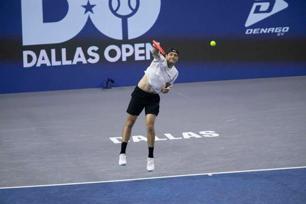 February 7, 2025, Frisco, Texas, USA: TAYLOR FRITZ (USA) serves in a singles match against DENIS SHAPOVALOV (CAN) during day six of the 2025 Dallas Open at the Star in Frisco, TX. DENIS SHAPOVALOV (CAN) defeated TAYLOR FRITZ (USA), 2:6, 6:3, 7:6. Frisco USA - ZUMAh193 20250207_zsp_h193_001 Copyright: xDanielxMcGregor-Huyerx