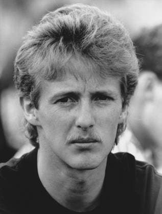 Weltcup, Skispringen, Jens Weissflog GDR Portrait, bei einem Skisprung-Wettkampf 1994. Jens Weißflog gewann drei olympische Goldmedaillen, zwei Goldmedaillen bei Weltmeisterschaften und viermal die Vierschanzentournee, 1994, Deutschland, Europa World Cup, Ski jumping, Skispringen, Ski, nordisch Jens Weissflog GDR portrait, at a ski jumping competition in 1994. Jens Weissflog won three Olympic gold medals, two gold medals at world championships and four times the Four Hills Tournament, 1994, Germany, Europe Copyright: imageBROKER malafo hn iblmsl12319508.jpg Bitte beachten Sie die gesetzlichen Bestimmungen des deutschen Urheberrechtes hinsichtlich der Namensnennung des Fotografen im direkten Umfeld der Veröffentlichung Weltcup, Skispringen, Jens Weissflog (GDR) Portrait, bei einem Skisprung-Wettkampf 1994. Jens Weißflog gewann drei olymp imago images 0798248252
