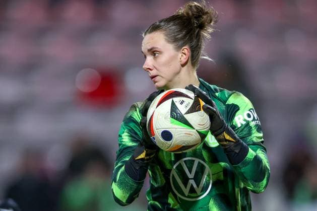 07 02 2025, Women Football, 1 FC Köln VfL Wolfsburg, 1 Fußball Bundesliga, Franz Kremer Stadion, Saison 2024 2025 Goalkeeper Anneke Borbe VfL Wolfsburg 30 DFB regulations prohibit any use of photographs as image sequences and or quasi video Nordrhein Westfalen Germany