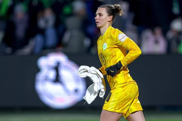 07 02 2025, Women Football, 1 FC Köln VfL Wolfsburg, 1 Fußball Bundesliga, Franz Kremer Stadion, Saison 2024 2025 Goalkeeper Anneke Borbe VfL Wolfsburg 30 DFB regulations prohibit any use of photographs as image sequences and or quasi video Nordrhein Westfalen Germany