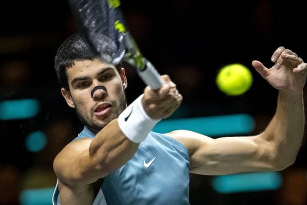 ROTTERDAM - Carlos Alcaraz (ESP) in action against Pedro Martinez (ESP) on the fifth day of the ABN AMRO Open tennis tournament in Ahoy. ANP SANDER KING ABN AMRO Open - Day Five 2025 xVIxANPxSportx xxANPxIVx 519349569 originalFilename: 519349569.jpg