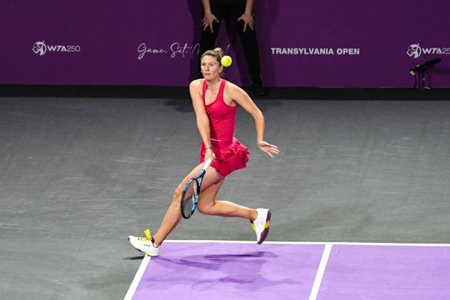 Transylvania Open 2025 - WTA, Tennis Damen 250 Tournament - Day 5 - Quarterfinals Irina-Camelia Begu competes during the quarterfinals of the Transylvania Open 2025, a WTA250 Tournament, at BT Arena in Cluj-Napoca, Romania, on February 7, 2025 Cluj-Napoca Romania  Copyright: xFlaviuxBuboix originalFilename:buboi-notitle250207_npb3Z.jpg