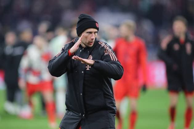 Sport Themen der Woche KW06 München, Deutschland, 07. Februar 2025: Fussball, Herren, Bundesliga, Saison 2024 2025, FC Bayern München - SV Werder Bremen, Allianz Arena Kung Fu Künste bei Leon Goretzka (FC Bayern München) nach dem Spiel DFB, DFL regulations prohibit any use of photographs as image sequences and or quasi-video *** Munich, Germany, February 07, 2025 Football, Men, Bundesliga, Season 2024 2025, FC Bayern Munich SV Werder Bremen, Allianz Arena Kung Fu Arts with Leon Goretzka FC Bayern Munich after the match DFB, DFL regulations prohibit any use of photographs as image sequences and or quasi video