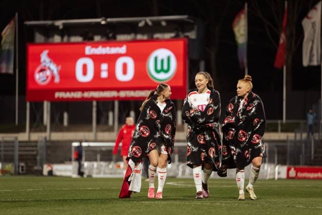 07 02 25, Women, Soccer, 1 BL, Season 2024 2025, 1 FC Köln VfL Wolfsburg, Matchday 13 Laura Donhauser 25 from 1 FC Köln, Lotta Cordes 6 from 1 FC Köln and Laura Vogt 8 from 1 FC Köln after the end of the match KOELN Franz Kremer Stadion NRW Germany