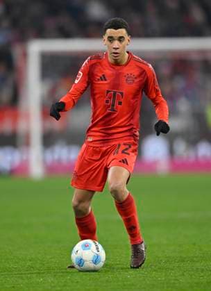 Jamal Musiala FC Bayern Muenchen FCB 42 Action on the ball FC Bayern Muenchen FCB vs SV Werder Bremen SVW 07 02 2025 DFL REGULATIONS PROHIBIT ANY USE OF PHOTOGRAPHS AS IMAGE SEQUENCES AND OR QUASI VIDEO FC Bayern Muenchen FCB vs SV Werder Bremen SVW