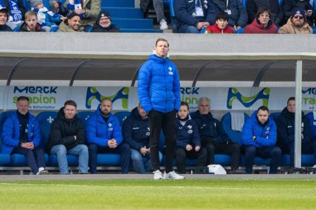 08 02 2025, xhfmx, Fußball 2 Bundesliga, SV Darmstadt 98 SV Elversberg Florian Kohfeldt Trainer SV Darmstadt 98 DFL DFB REGULATIONS PROHIBIT ANY USE OF PHOTOGRAPHS as IMAGE SEQUENCES and or QUASI VIDEO Darmstadt