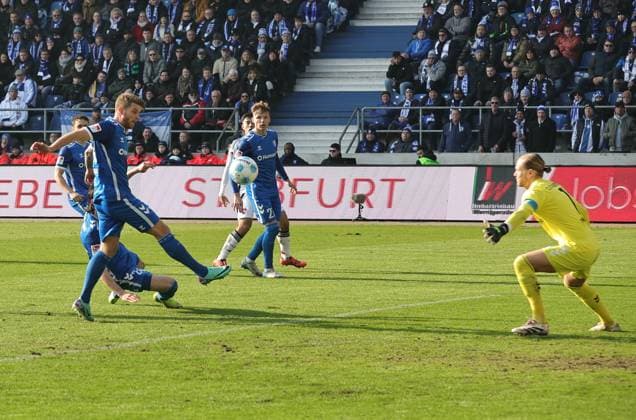 08 02 2025 Soccer Season 2024 2025 2 Soccer Bundesliga 21 Matchday 1 FC Magdeburg FCM 1 FC Nuremberg FCN Club Sportfoto Zink DaMa xdaxmax DFL regulations prohibit any use of photographs as image sequences and or quasi video only for editorial use Goal Goal shot to 1 3 Goal scorer Jens Castrop 17, 1 FC Nuremberg FCN deflected ball by Jean Hugonet 24, 1 FC Magdeburg FCM vs Dominik Reimann 1, 1 FC Magdeburg FCM