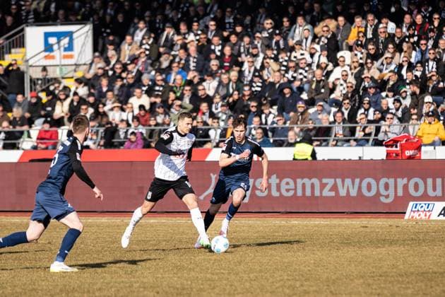 Soccer Men 2 Bundesliga 21 Matchday Season 2024 2025 SSV Ulm 1846 Football vs SC Paderborn 1907 08 02 2025 New entry 14 Dennis Dressel SSV Ulm 1846 Football , 24 Casper Terho SC Paderborn DFL regulations prohibit any use of photographs as image sequences and or quasi video Ulm Donaustadion Baden Württemberg Germany
