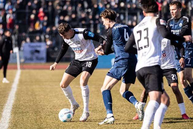 Soccer Men 2 Bundesliga 21 Matchday Season 2024 2025 SSV Ulm 1846 Football vs SC Paderborn 1907 08 02 2025 18 Lennart Stoll SSV Ulm 1846 Football , 4 Calvin Brackelmann SC Paderborn DFL regulations prohibit any use of photographs as image sequences and or quasi video Ulm Donaustadion Baden Württemberg Germany