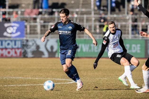 Soccer Men 2 Bundesliga 21 Matchday Season 2024 2025 SSV Ulm 1846 Soccer vs SC Paderborn 1907 08 02 2025 6 Marvin Mehlem SC Paderborn , New arrival 14 Dennis Dressel SSV Ulm 1846 Soccer DFL regulations prohibit any use of photographs as image sequences and or quasi video Ulm Donaustadion Baden Württemberg Germany