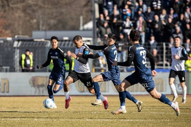 Soccer Men 2 Bundesliga 21 Matchday Season 2024 2025 SSV Ulm 1846 Soccer vs SC Paderborn 1907 08 02 2025 New entry 21 Oliver Batista Meier SSV Ulm 1846 Soccer , 23 Raphael Obermair SC Paderborn DFL regulations prohibit any use of photographs as image sequences and or quasi video Ulm Donaustadion Baden Württemberg Germany