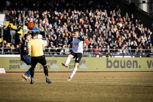Soccer Men 2 Bundesliga 21 Matchday Season 2024 2025 SSV Ulm 1846 Football vs SC Paderborn 1907 08 02 2025 4 Tom Gaal SSV Ulm 1846 Football DFL regulations prohibit any use of photographs as image sequences and or quasi video Ulm Donaustadion Baden Württemberg Germany