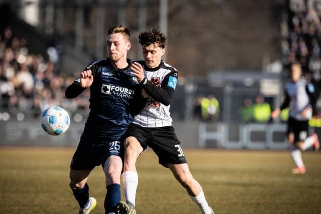 Soccer Men 2 Bundesliga 21 Matchday Season 2024 2025 SSV Ulm 1846 Football vs SC Paderborn 1907 08 02 2025 25 Tjark Scheller SC Paderborn , 30 Maurice Krattenmacher SSV Ulm 1846 Football DFL regulations prohibit any use of photographs as image sequences and or quasi video Ulm Donaustadion Baden Württemberg Germany