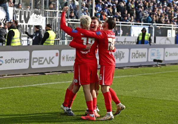 08 02 2025, xpfrx, Soccer 2 Bundesliga, SV Darmstadt 98 SV Elversberg players SV Elversberg celebrate the 0 3 DFL DFB REGULATIONS PROHIBIT ANY USE OF PHOTOGRAPHS as IMAGE SEQUENCES and or QUASI VIDEO Darmstadt