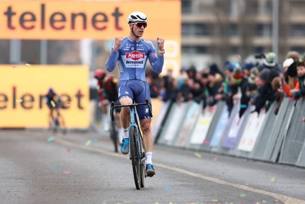 Belgian Niels Vandeputte crosses the finish line of the men elite race of the Noordzeecross cyclocross cycling event in Middelkerke, the eighth and last race of the Superprestige competition on Saturday 08 February 2025. DAVIDxPINTENS  x111990373x