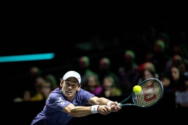 ROTTERDAM - Alex de Minaur (AUS) in action against Mattia Bellucci (ITA) on the sixth day of the ABN AMRO Open tennis tournament in Ahoy. ANP SANDER KING ABN AMRO Open - Day Six 2025 xVIxANPxSportx xxANPxIVx 519421609 originalFilename: 519421609.jpg
